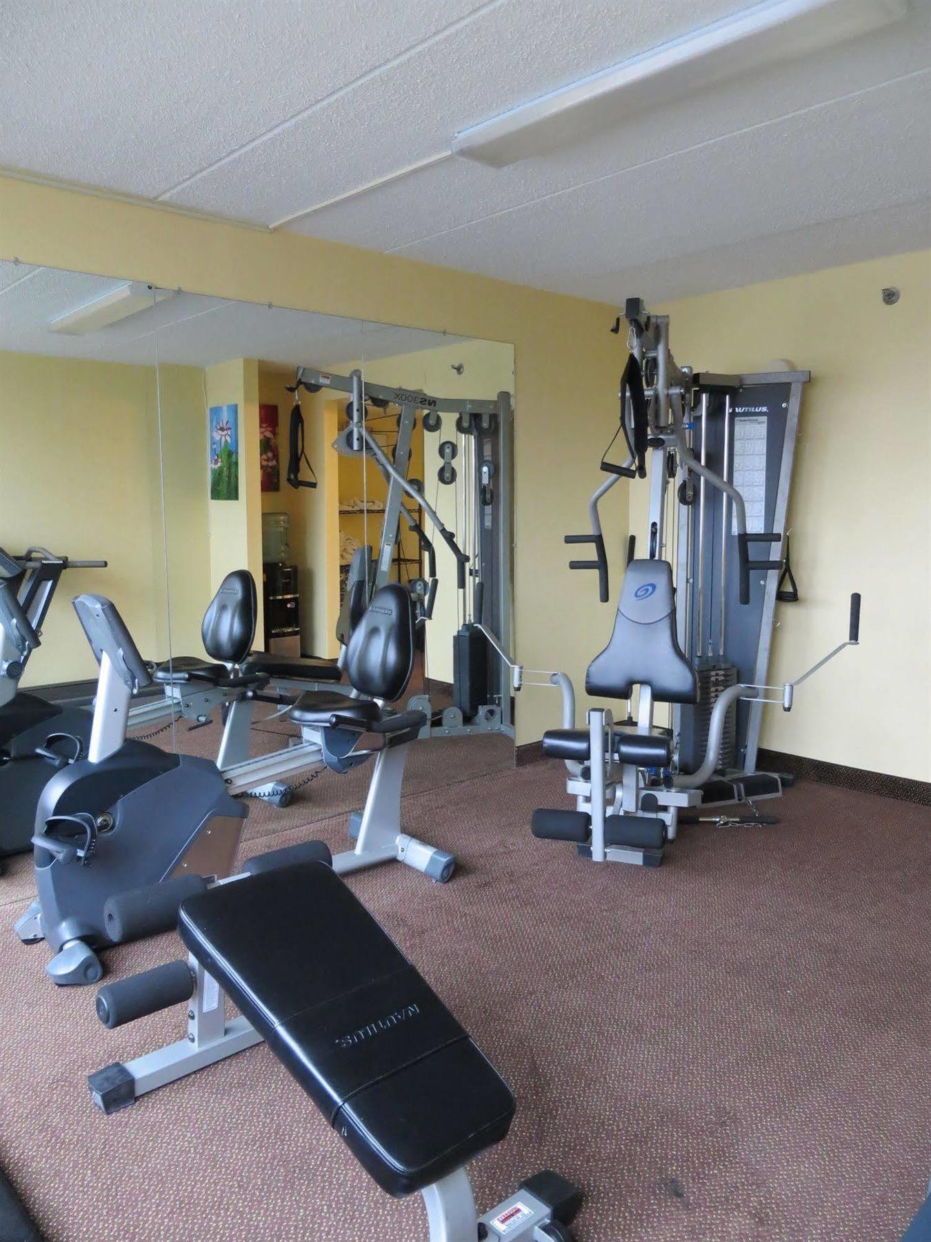 Days Inn Syracuse East Syracuse Bagian luar foto