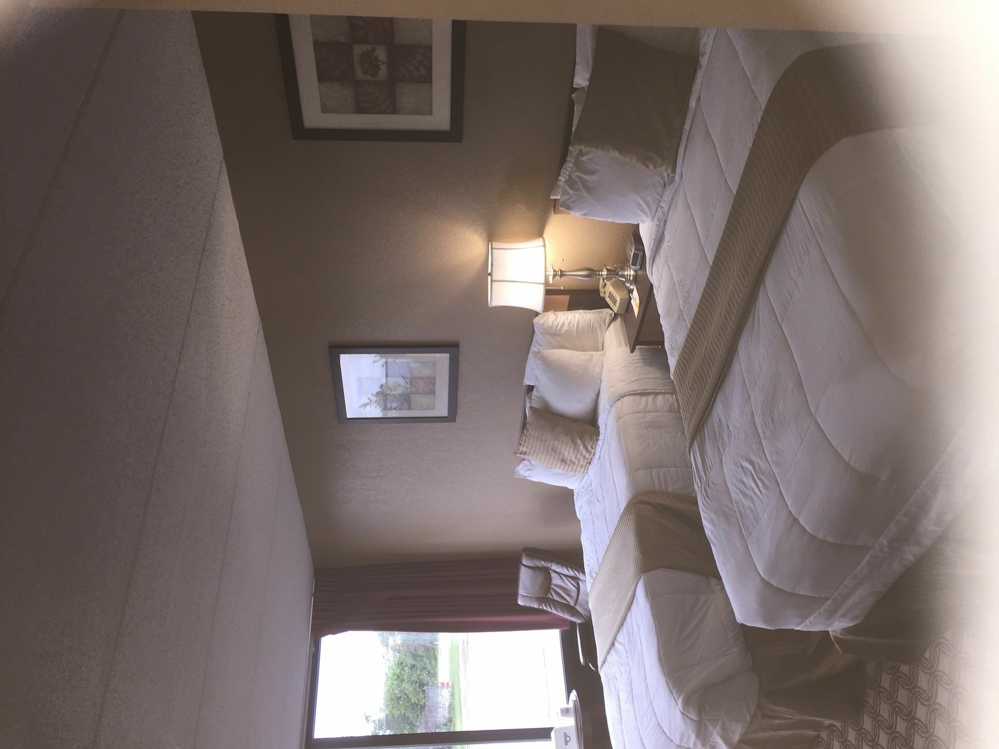 Days Inn Syracuse East Syracuse Bagian luar foto